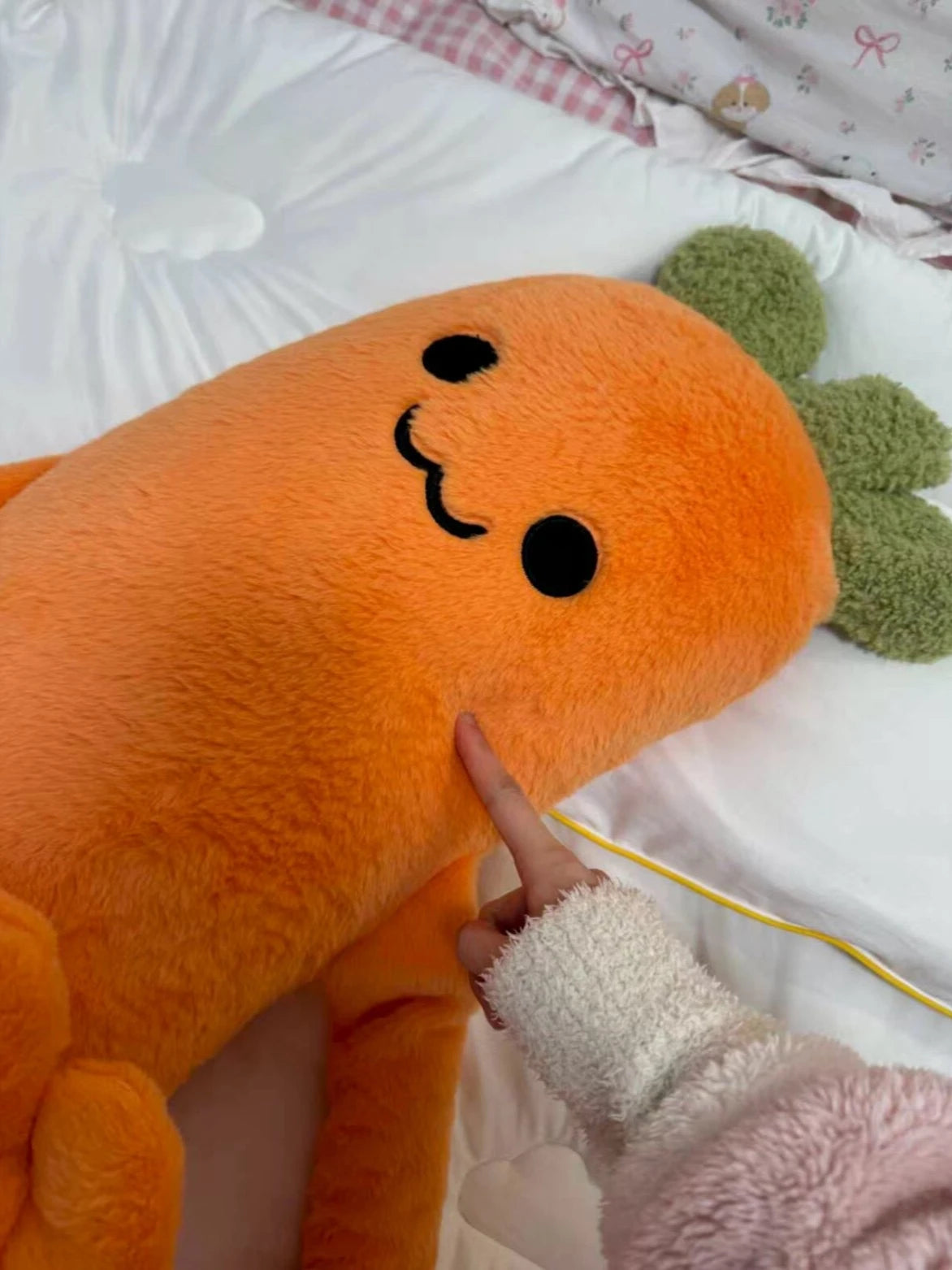 OKYA Carrot King - Clapping Hug Plush