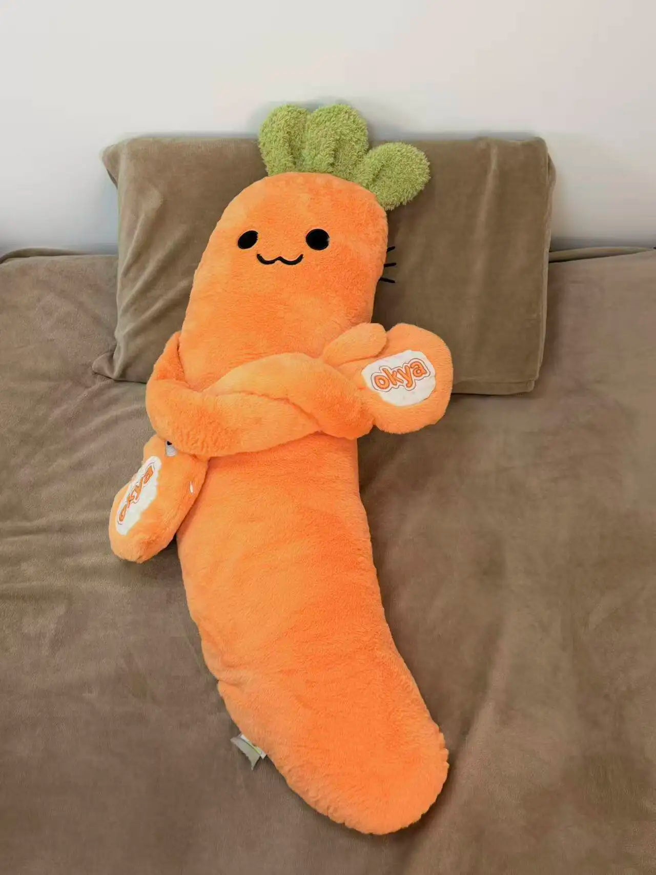 OKYA Carrot King - Clapping Hug Plush