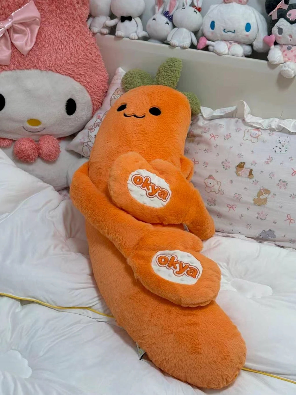 OKYA Carrot King - Clapping Hug Plush